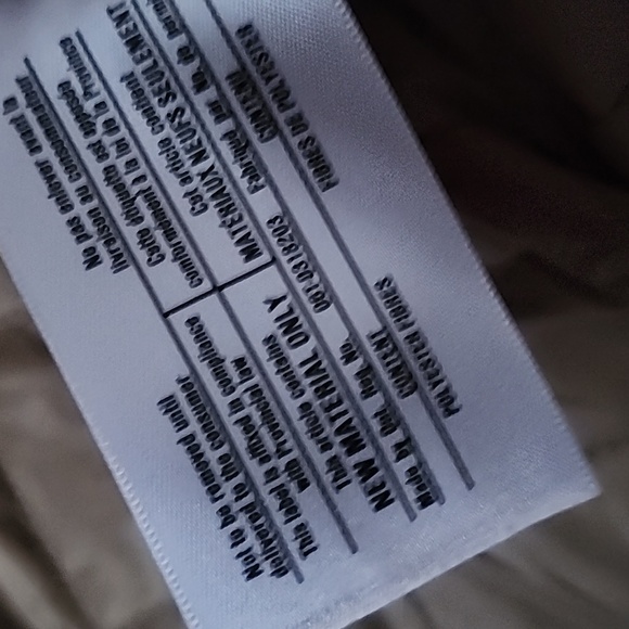 Burberry London Oversized Quilted Rain Jacket - Picture 14 of 16